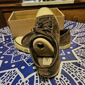 Ugg Australia Women's Sneakers Evera Chocolate Suede Fur Lined Sz 8 NEW